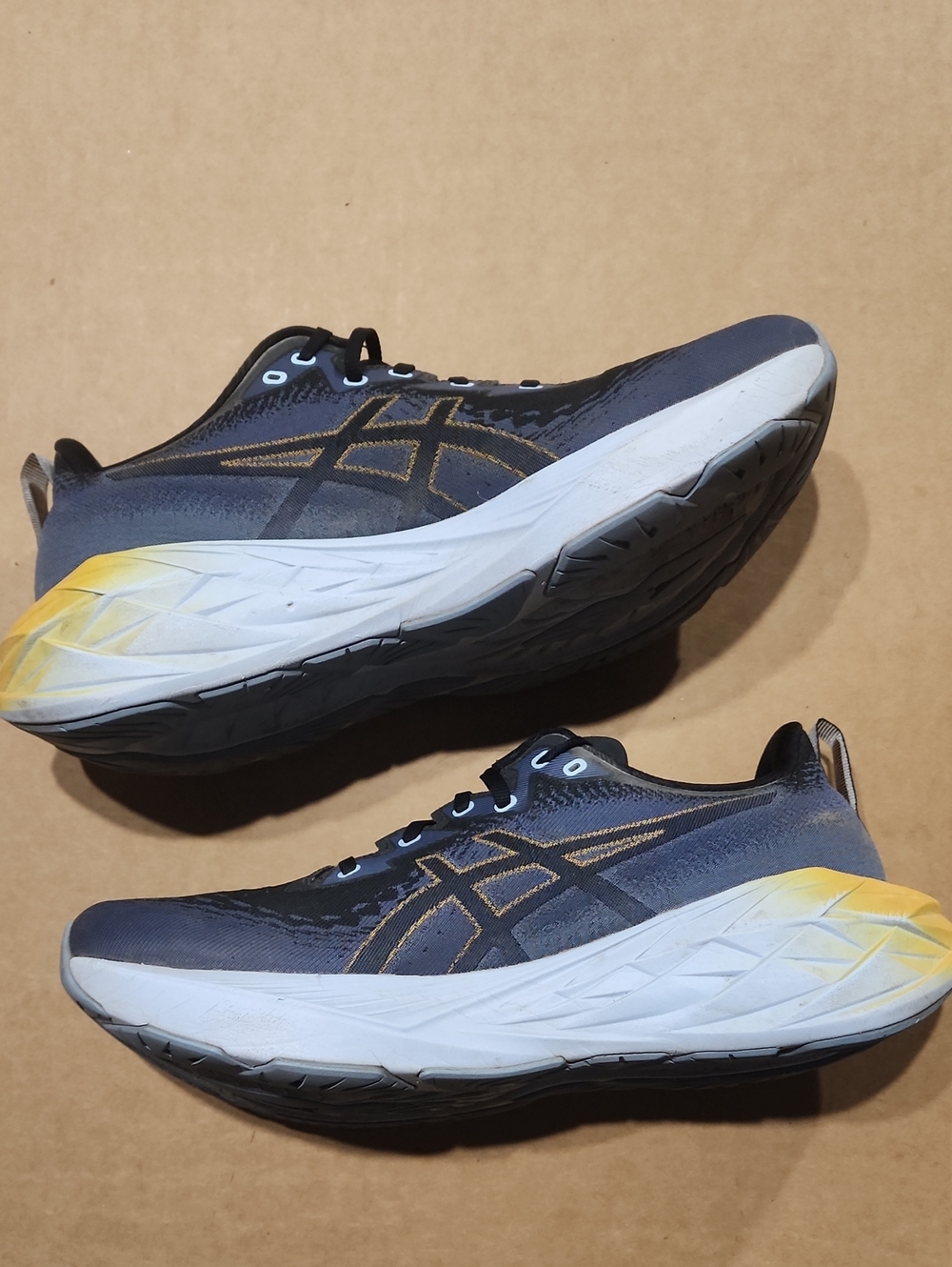 ASICS Novablast 4 Black Thunder Blue Running Shoes 1011B693 Men's Sz 11.5 - Picture 2 of 8
